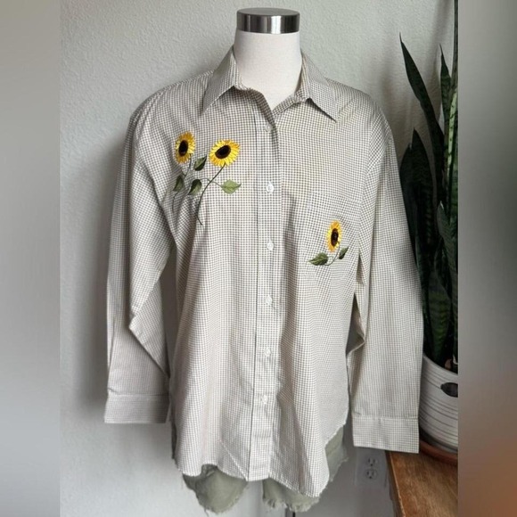 Tops - Vintage‎ fall Gingham Sunflower Embroidered Blouse Cottagecore Button Down M